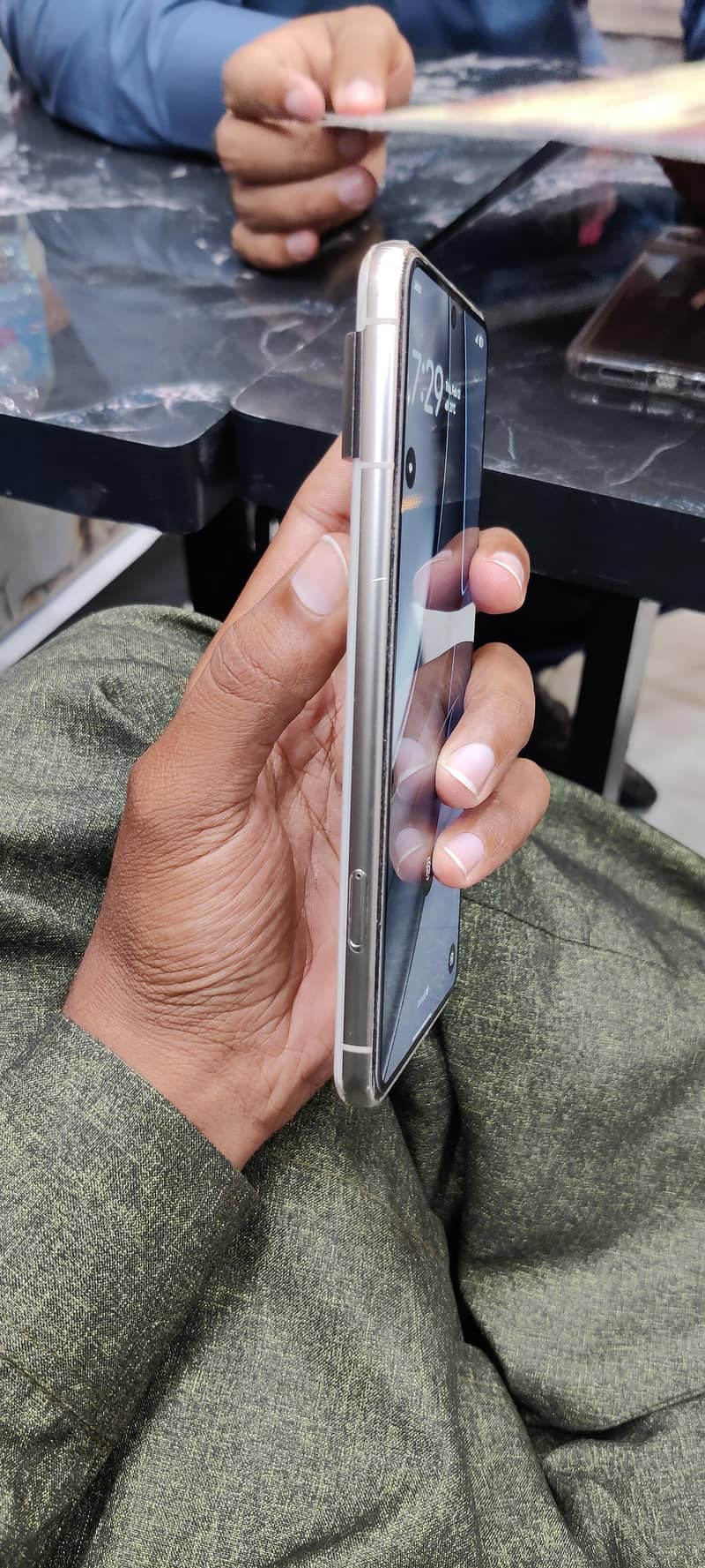 Google Pixel 8 Pro 4