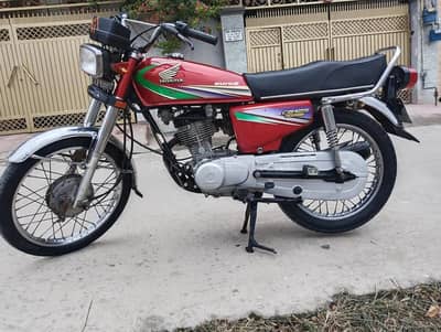 honda 125 Red