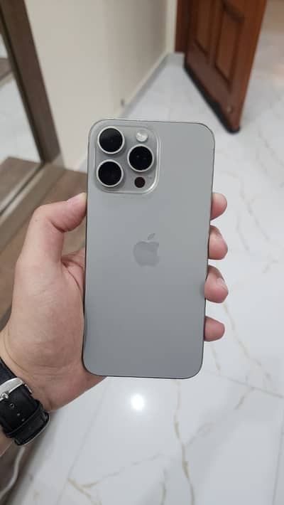 iPhone 15 Pro Max 256GB – Natural Titanium (LLA)