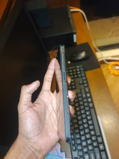 samsung a17.       bilkul new h 10 by 10 h