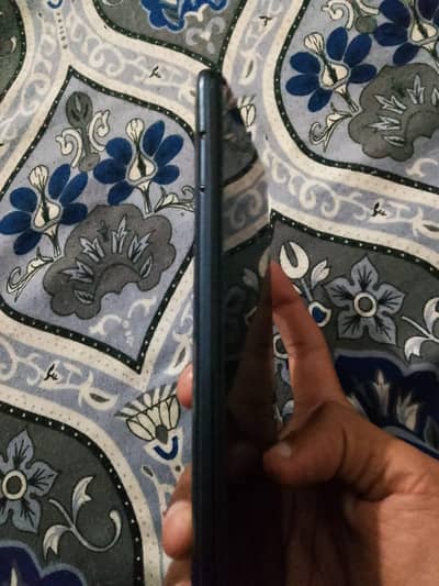 exchange posible condition 10/9 4 64 with box 6000mah battery