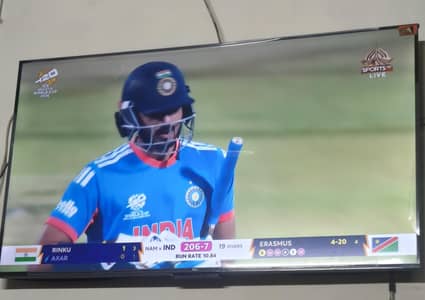 bilkul new hai just 1 month use hui hai model 55p6k