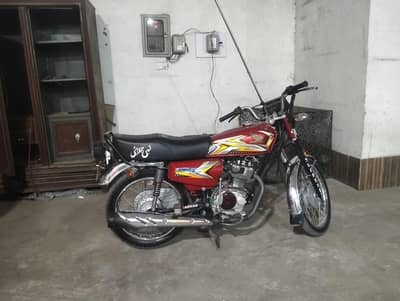 All Ginune Bike. . 10\10 lush condition. . Only Serious Byers contact me