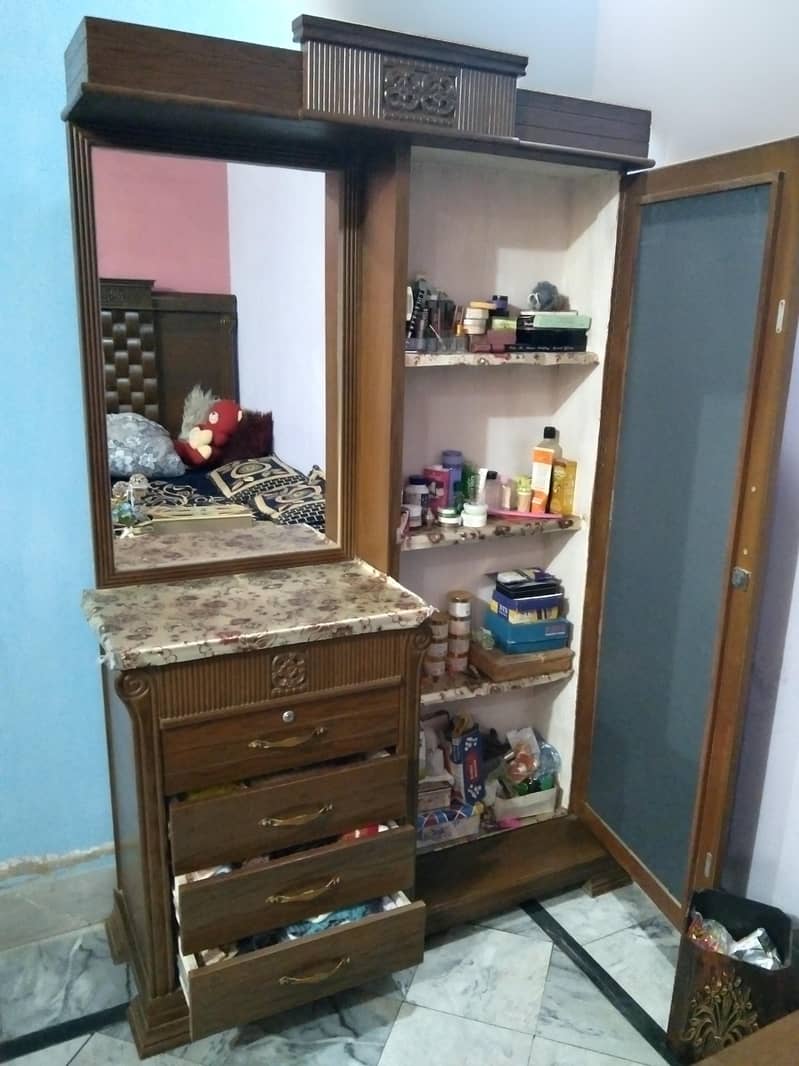 Showcase and Dressing Table 2
