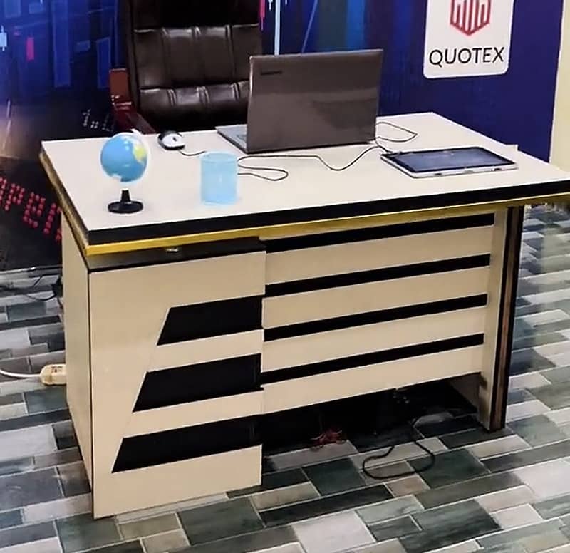 Office Table 0