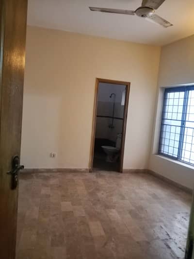 KANAL upper portion available for Rent in dha phase 1.