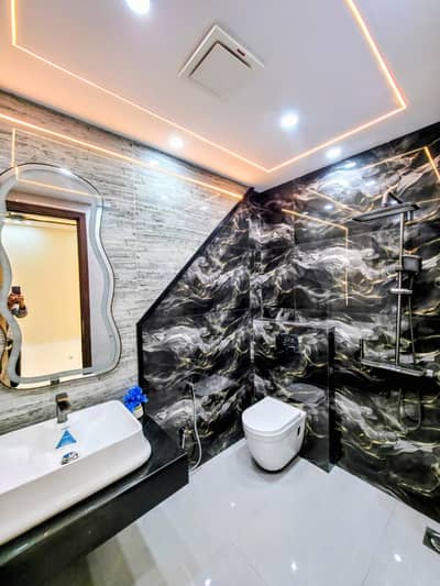 10 -Marla Spacious House Available In Bahria Town Ghaznavi Block For sale