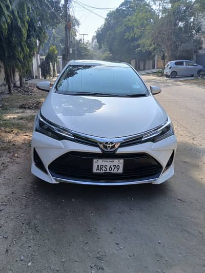 Toyota Corolla Altis 2023 Super White