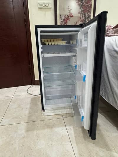 Haier Mini Fridge