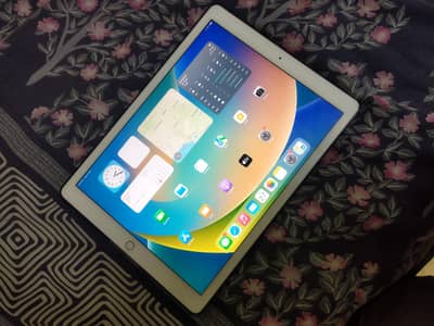 apple iPad pro 12.9 inch in best condition originally