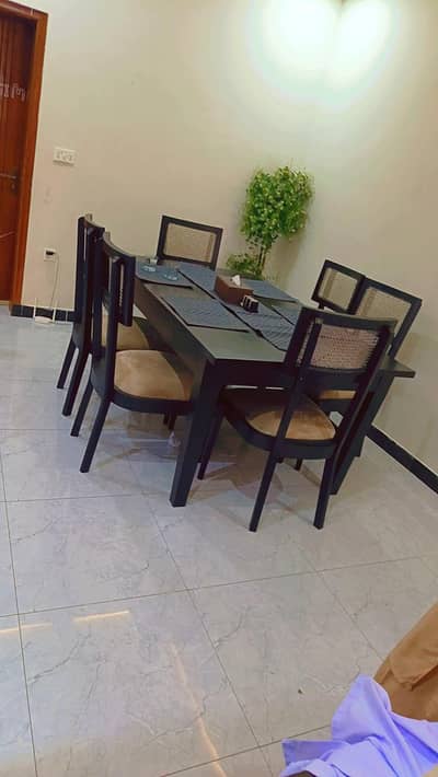 Daning Table for sale lush conditions