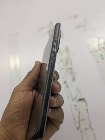 03100200904 . original condition back damge all ok with box and charger