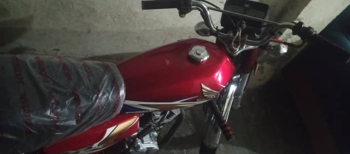 bike all OK ha  one kik start saaf condition WhatsApp num 03247521299