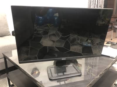 3 Monitor LED's of 22 inches (Dell & Asus)