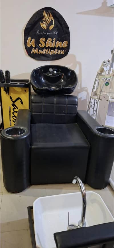 mani pedi and head wash unit