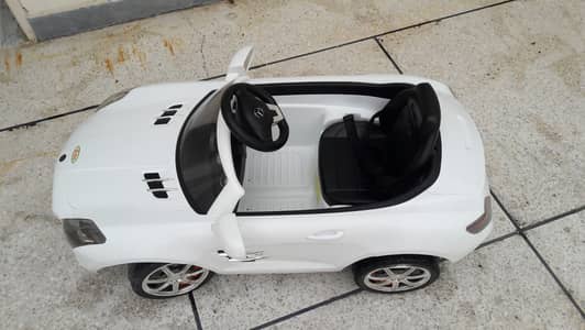 Kids Car Mercedes Benz in Excellent preloved condition