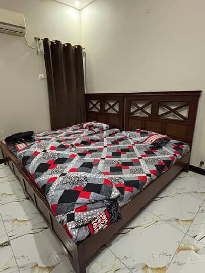 single beds with mattress almari