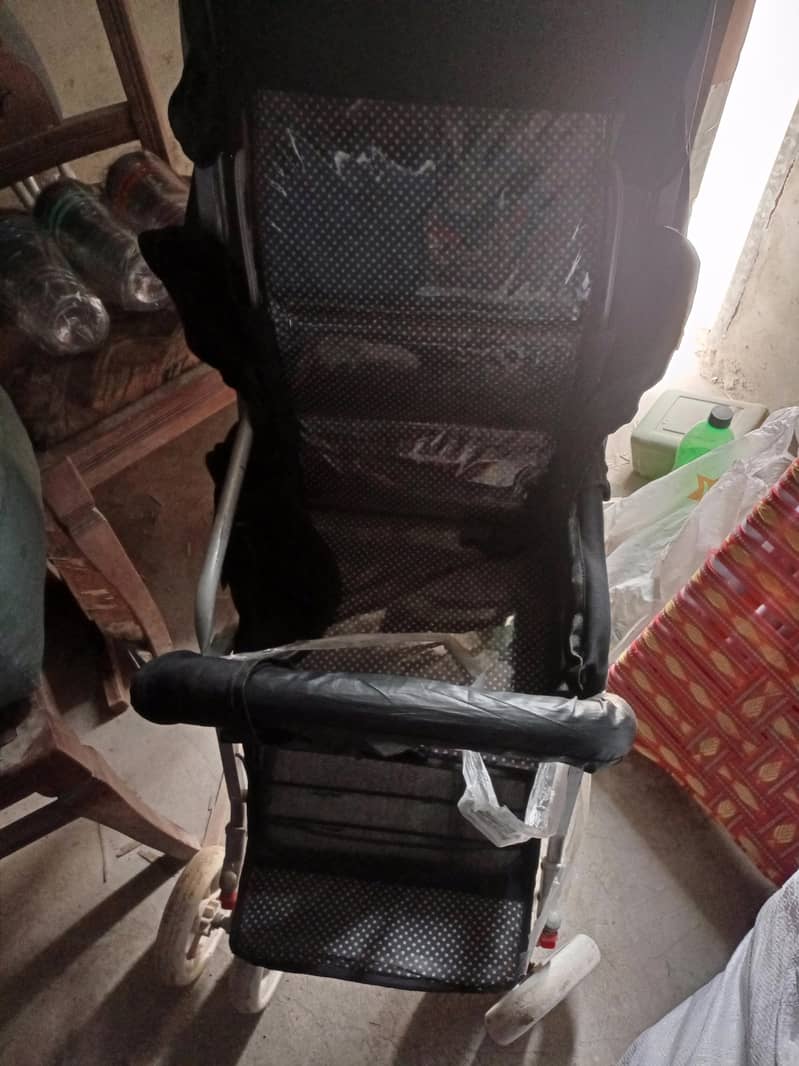 stroller 0