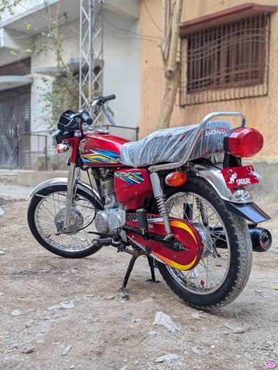 Honda c. g 125 model2017 karachi number
