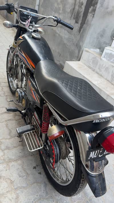 Honda CG 125 Black 2018 – Urgent Sale