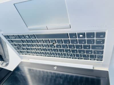 Elitebook 840 5G i5 8 GB 256 SSD