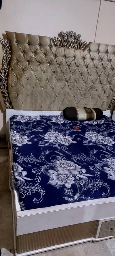 king size bed tow side tables and dressing table phone 03209205202