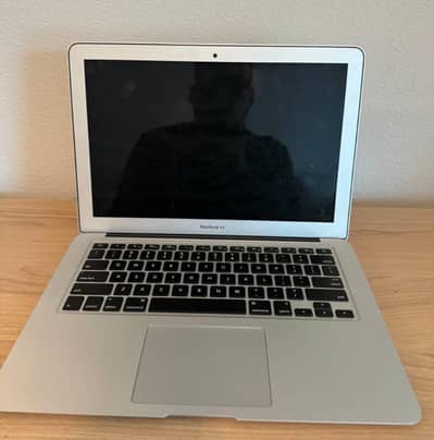 Apple MacBook air. 2015 i5