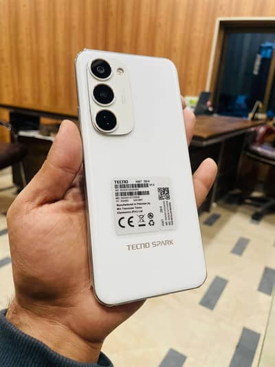 Tecno Spark 40 pro plus