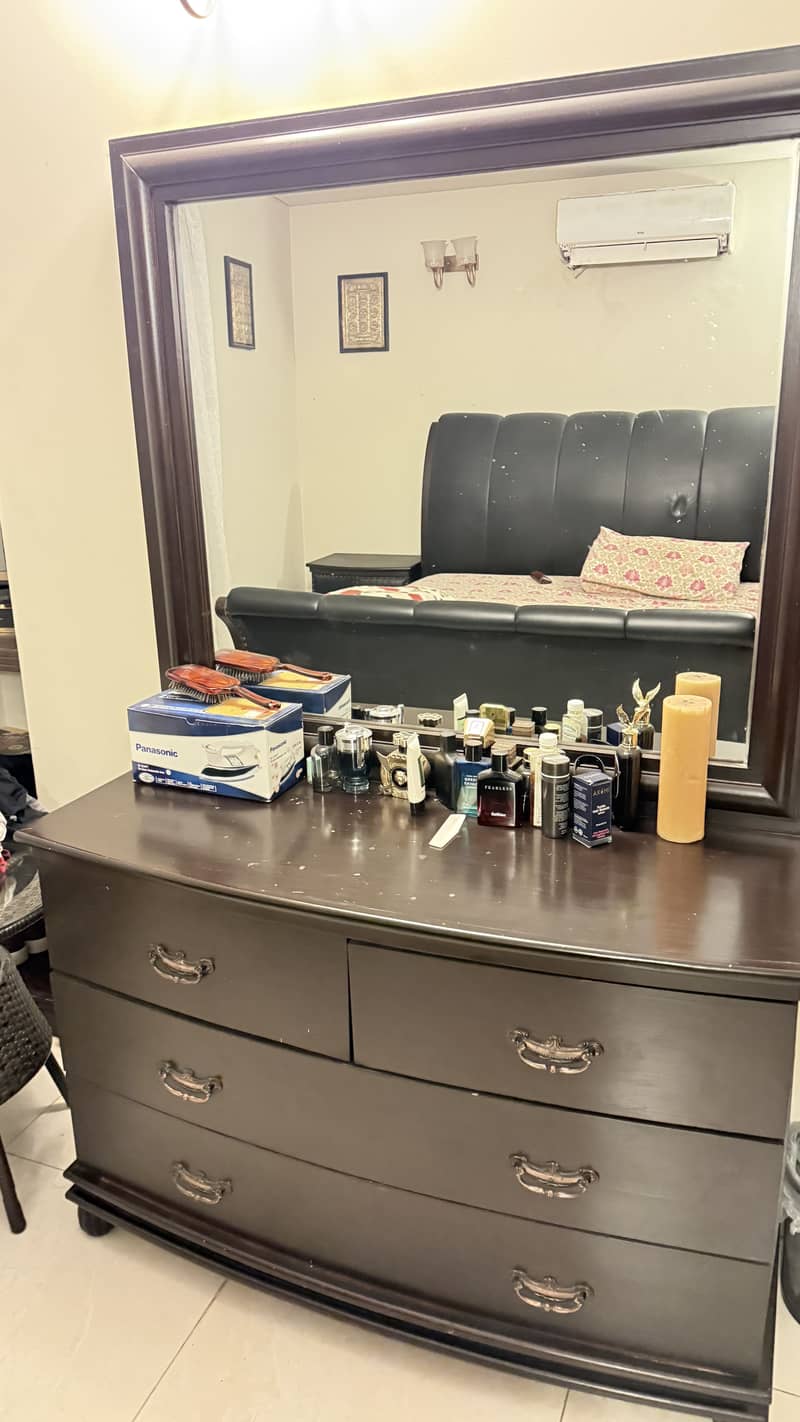 Dressing table 3