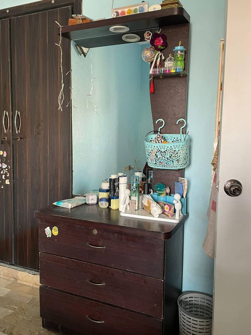 Dressing Table 0