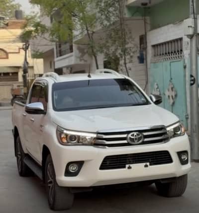 Hilux REVO V