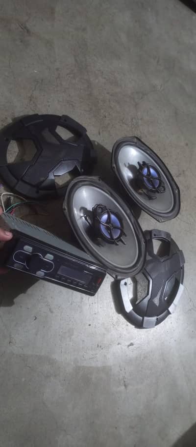 mp3 player and speakers