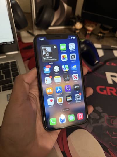 iPhone 11 | 120 days sim time | jv