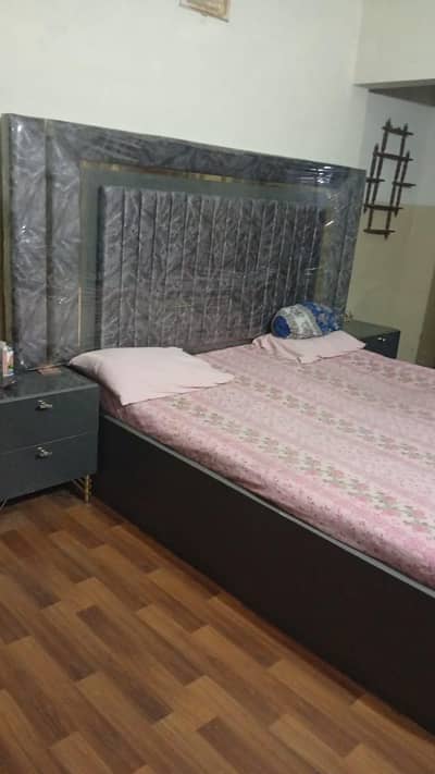 New 4PC bedRoom Set patex high gloss sheet 10/10 condition urgent sale