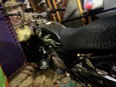 Suzuki GS 150 Black – Urgent Sale