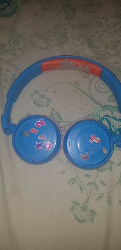 headphone complete name ???