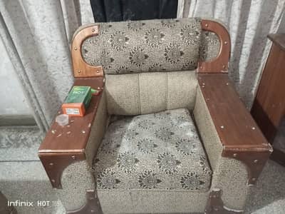 I want to sale my used 4 seater sofa set