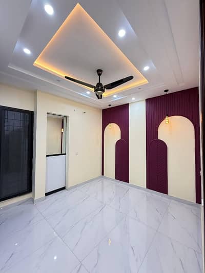 3 Bed Dd Portions Available For Rent With Roof 1st Floor In Gulshan Block 11