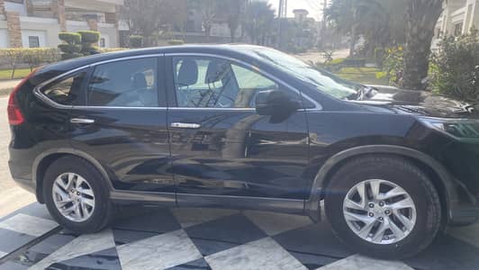 Honda CR-V 2015 like new