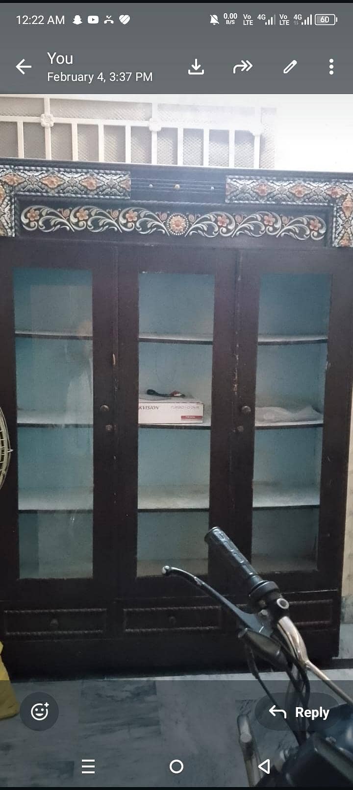 dressing table and showcase 0