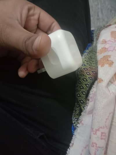 I phone 11 pro max organal chager jis ko he chaya rabata Kara