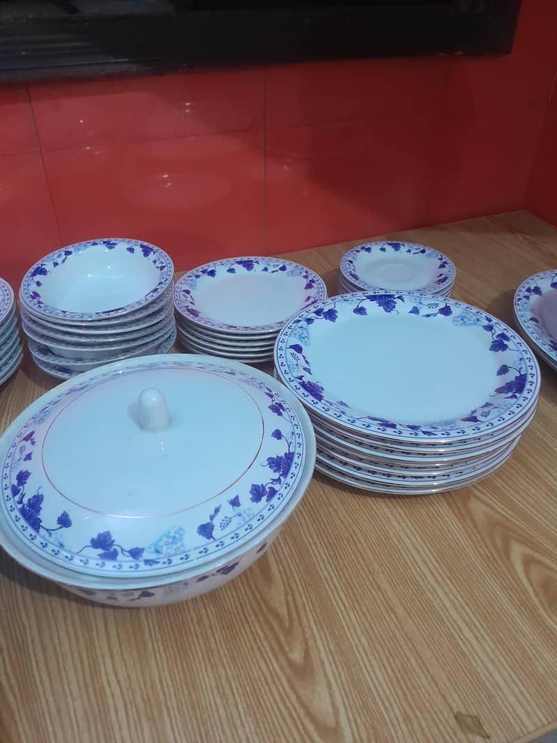dinner sets 4