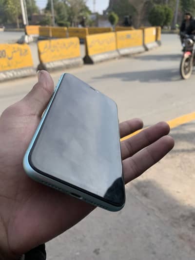 iPhone 11 non pta 64 GB 10/10 condition