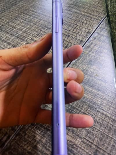 iphone 11 64gb JV  health/79