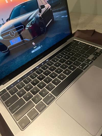 Macbook Pro 2022 13.6'inch 16/256 M2 chip - Apple laptop saddar