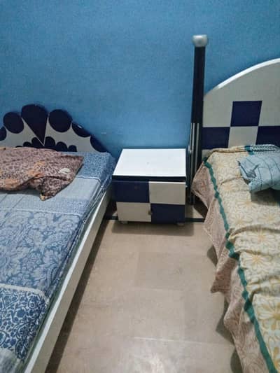 Beautiful 2 Single bed Like New