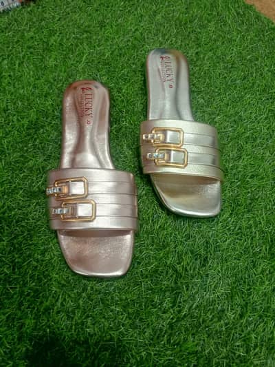 Salam I ma saleing ladies silpper wholes sale kinds