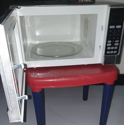 38 litre pel microwave absolutely like new