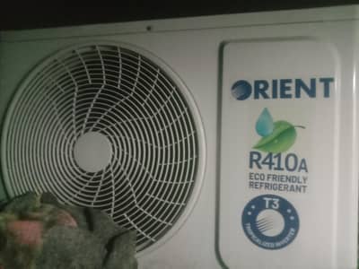 new condition hy 1 ton ka a. c hy orient company ka inverter hy