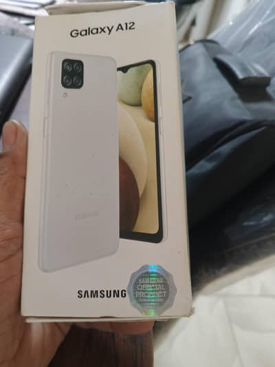 Samsung Galaxy A12. .